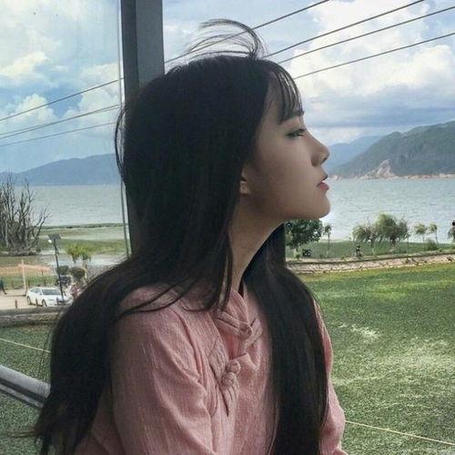 网红吃瓜聊天背景图女孩,揭秘网络红人的幕后生活