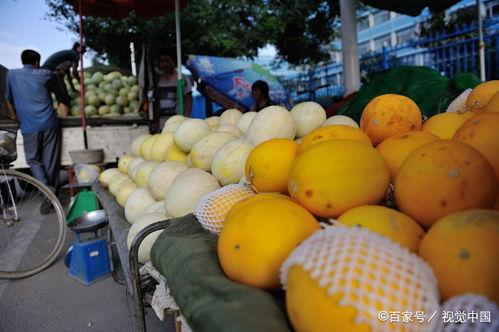 日照网红吃瓜真甜,甜蜜滋味，瓜香四溢