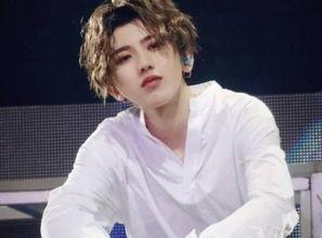 吃瓜事件网红蔡徐坤视频,揭秘网红背后的故事